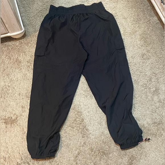 Hollister Cargo Pants - Picture 3 of 3